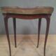 Table rognon en plaquage style Louis XV