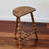 Tabouret ancien tripode en bois tourné