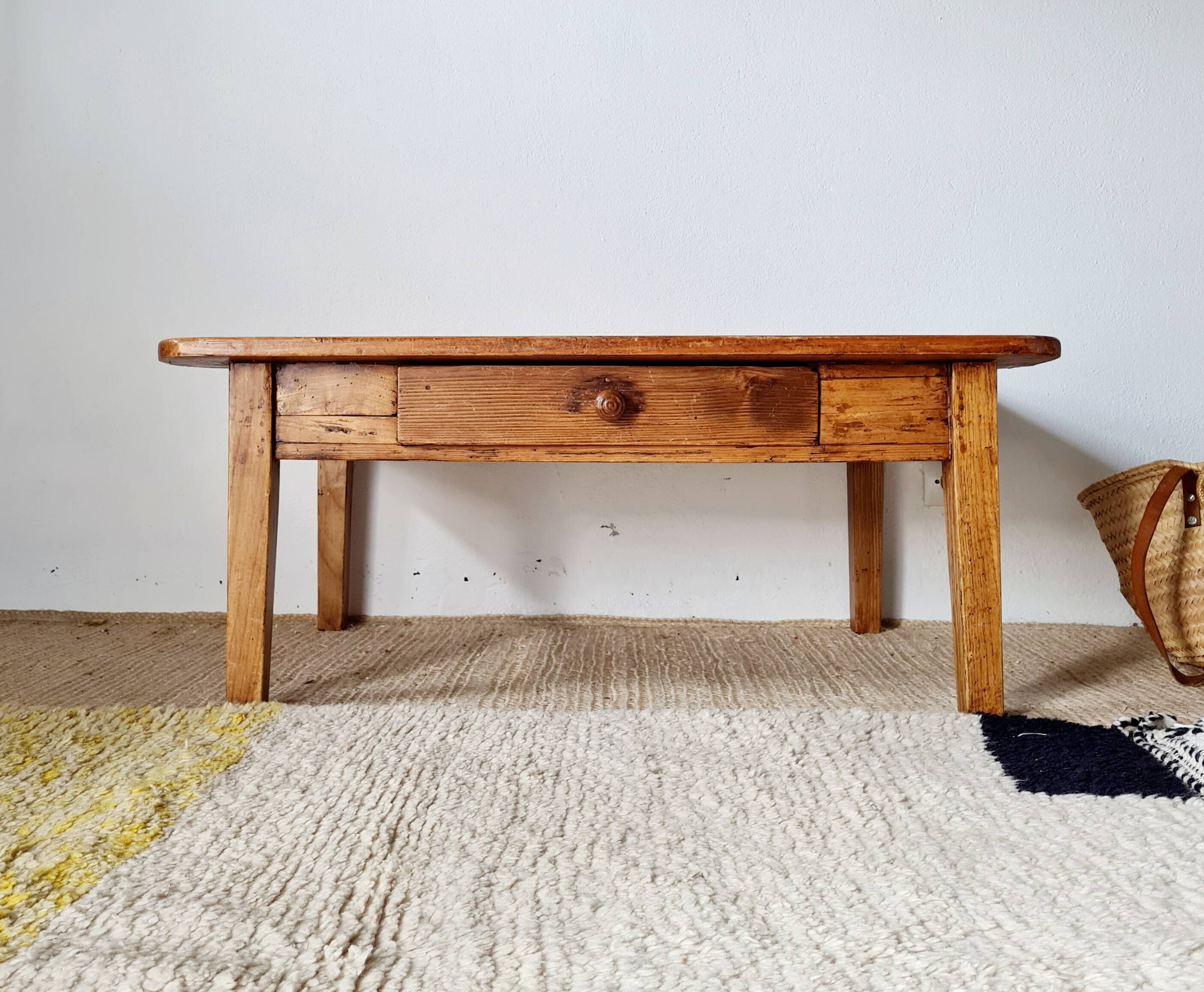 Low farmhouse table in honey pine wood with drawer, L96cm