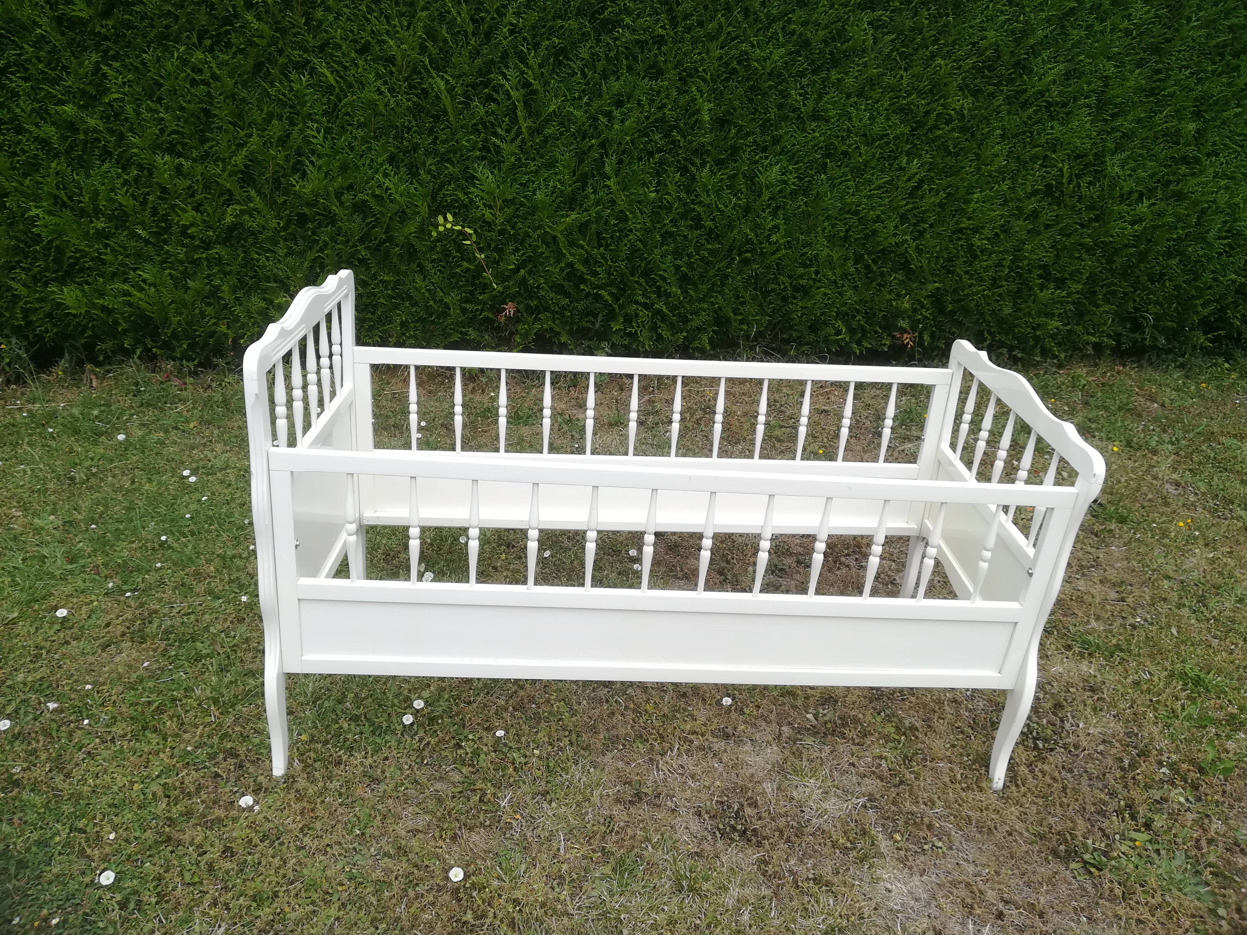 Children's bed from 1980