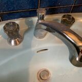 Lavabo villeroy et boch avec robinetterie, vers 1970