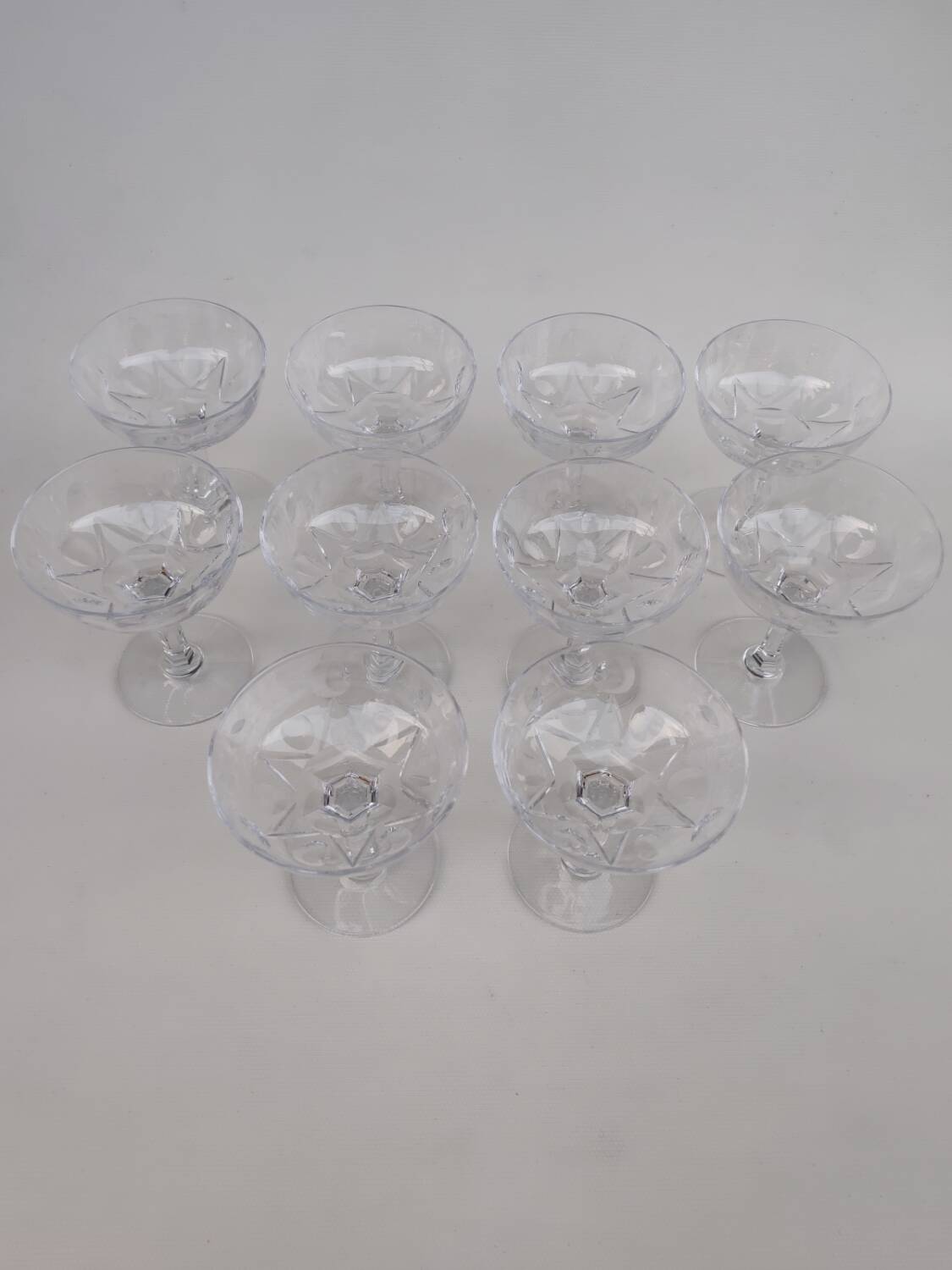 10 crystal champagne coupes from Saint Louis, model VIC.