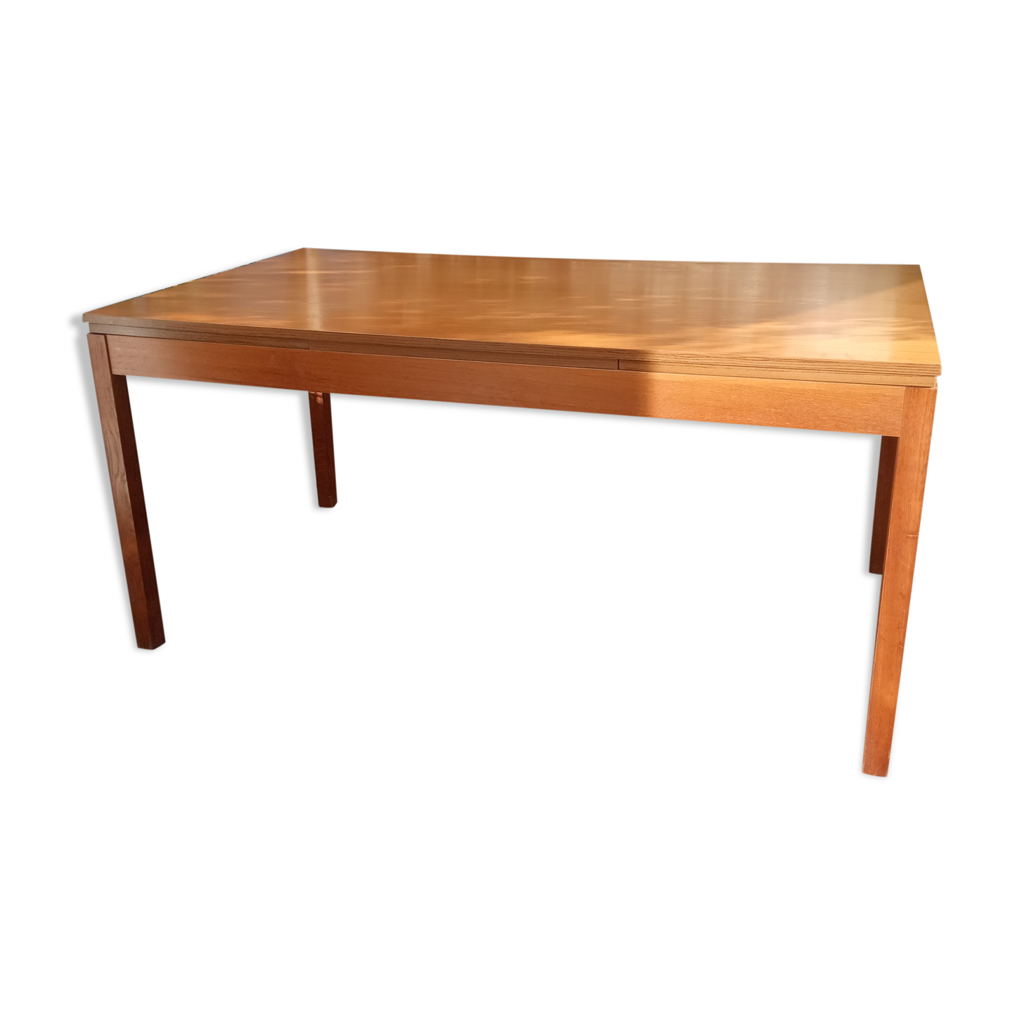 Table with two extension cords 50/60
