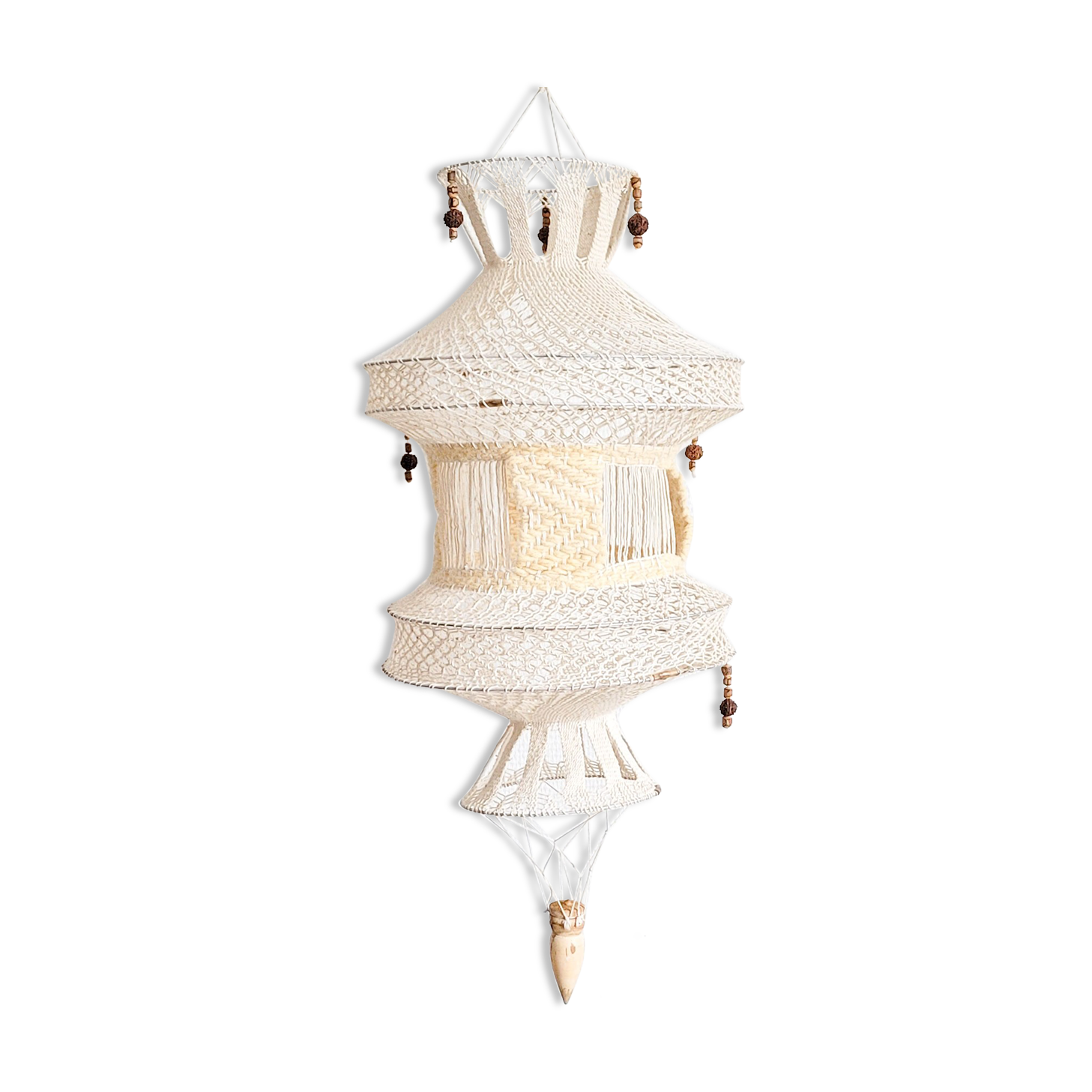 Vintage suspension hook and macramé