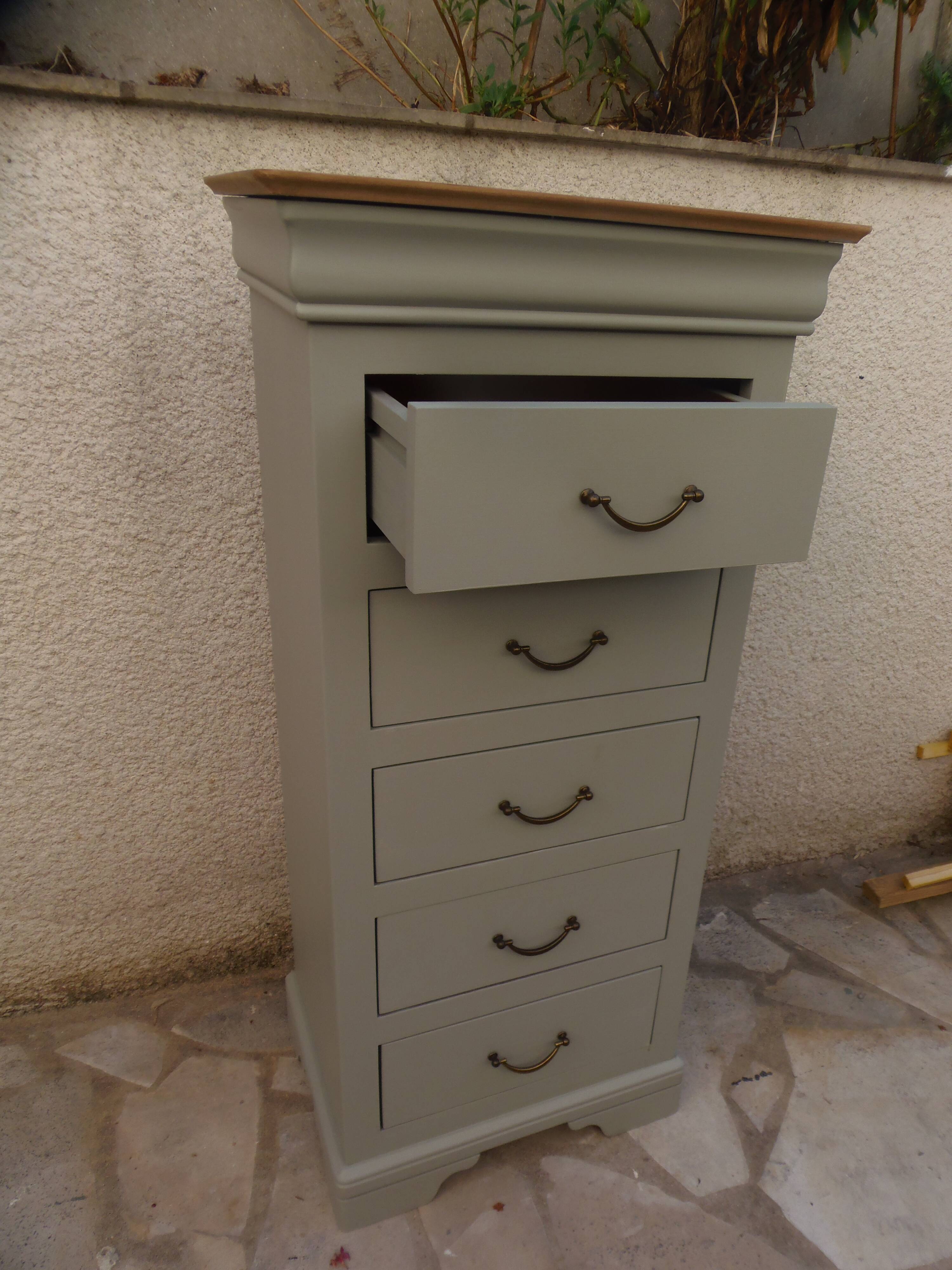 Louis-Philippe style chiffonnier in grey-green, wooden top.