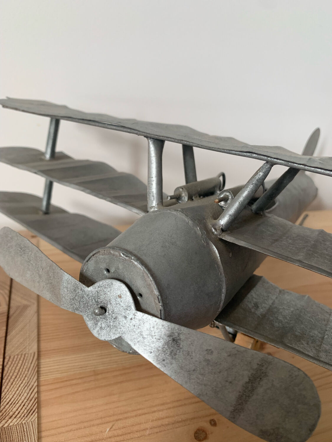 Vintage decorative metal airplane (can hang)