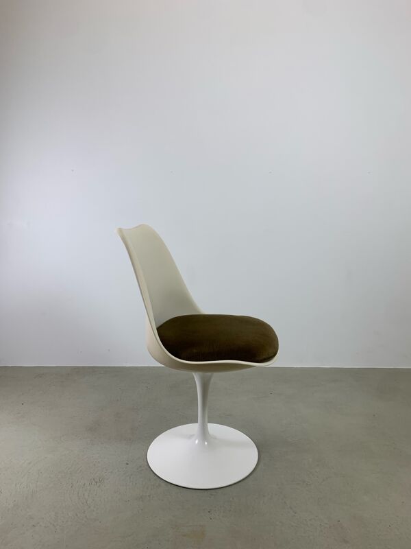 Chaise Tulip Eero Saarinen pour Knoll International