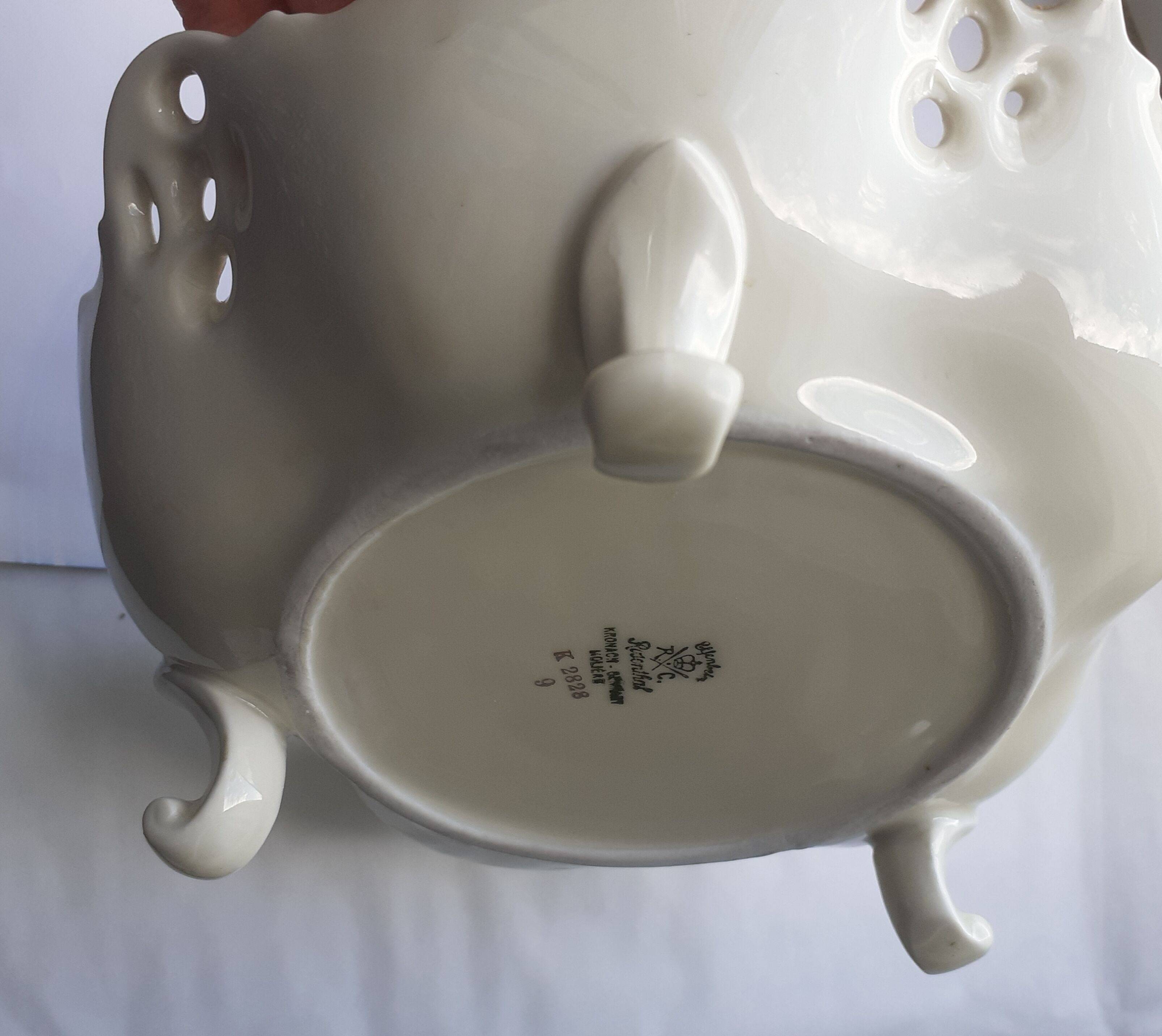 Coupe tripode en porcelaine de Rosenthal