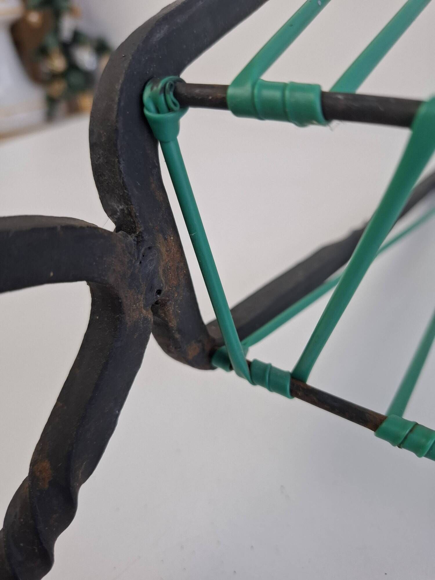 1960 Czechoslovakian Mid-Century Magazine Rack with Green Wire