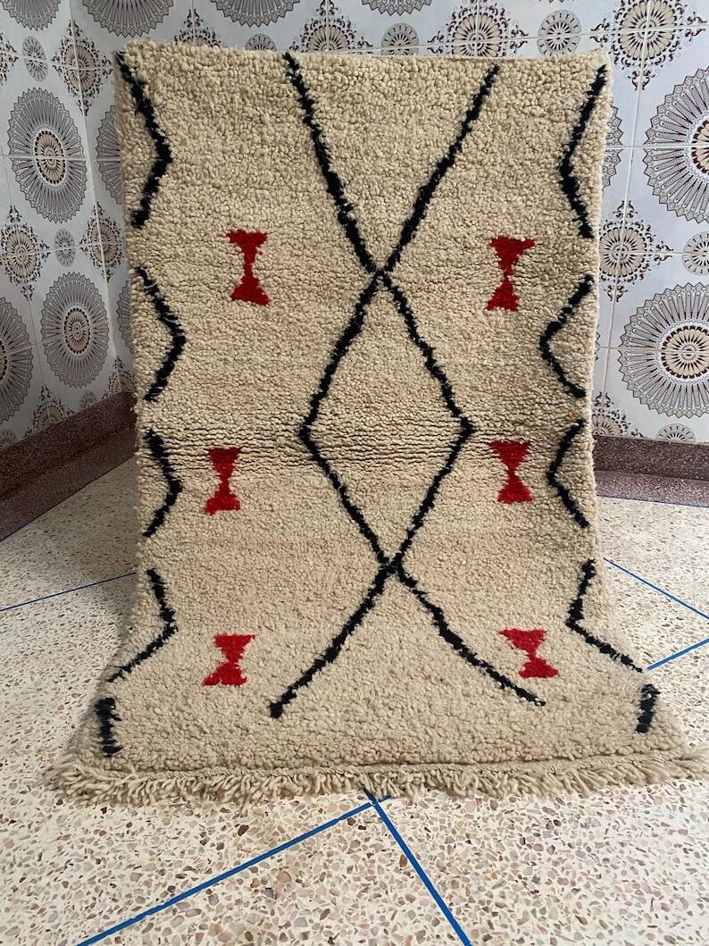 Moroccan Berber rug decorated 250cmx150cm