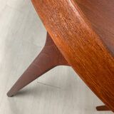 Extendable round table