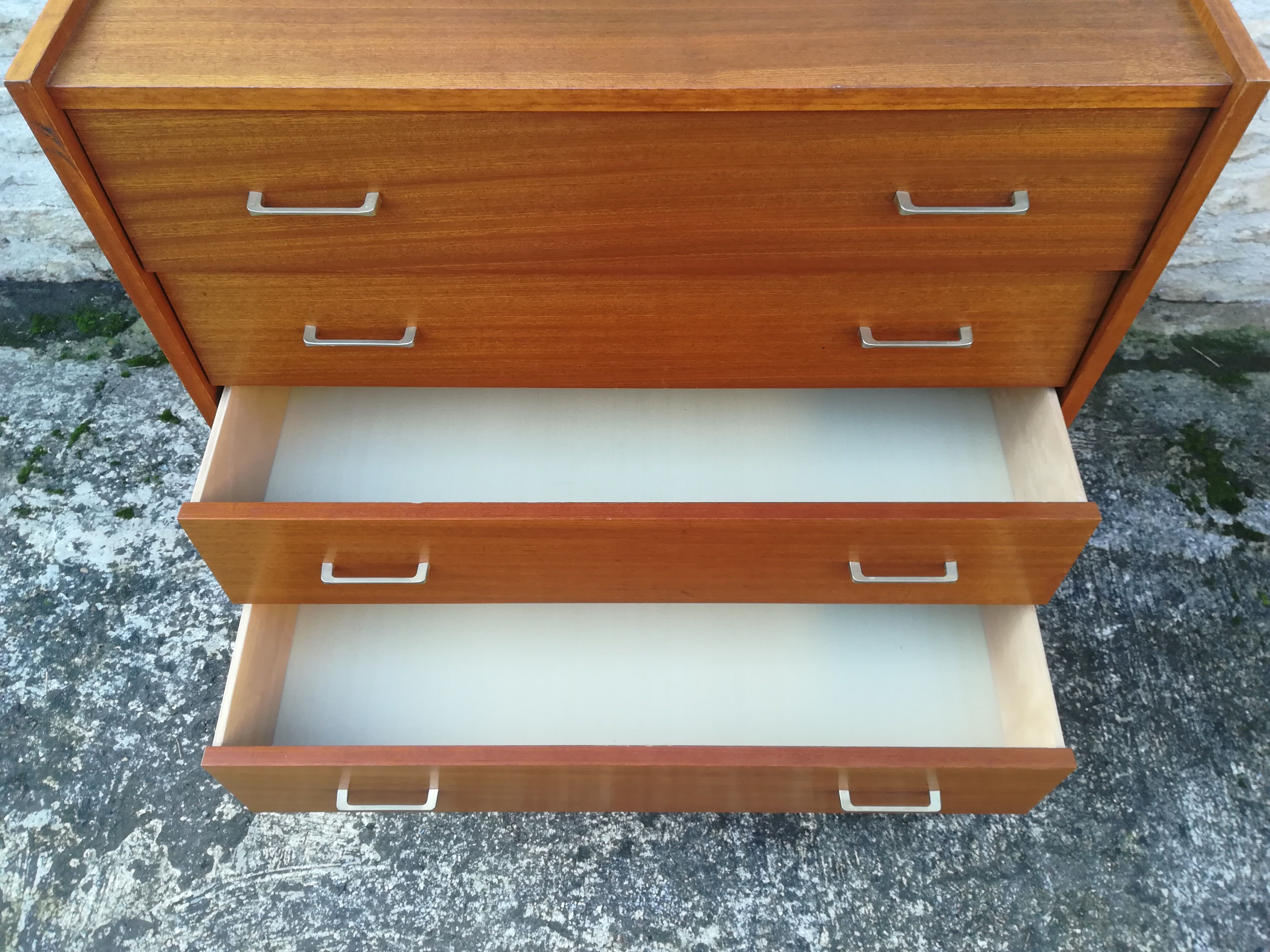 Commode vintage