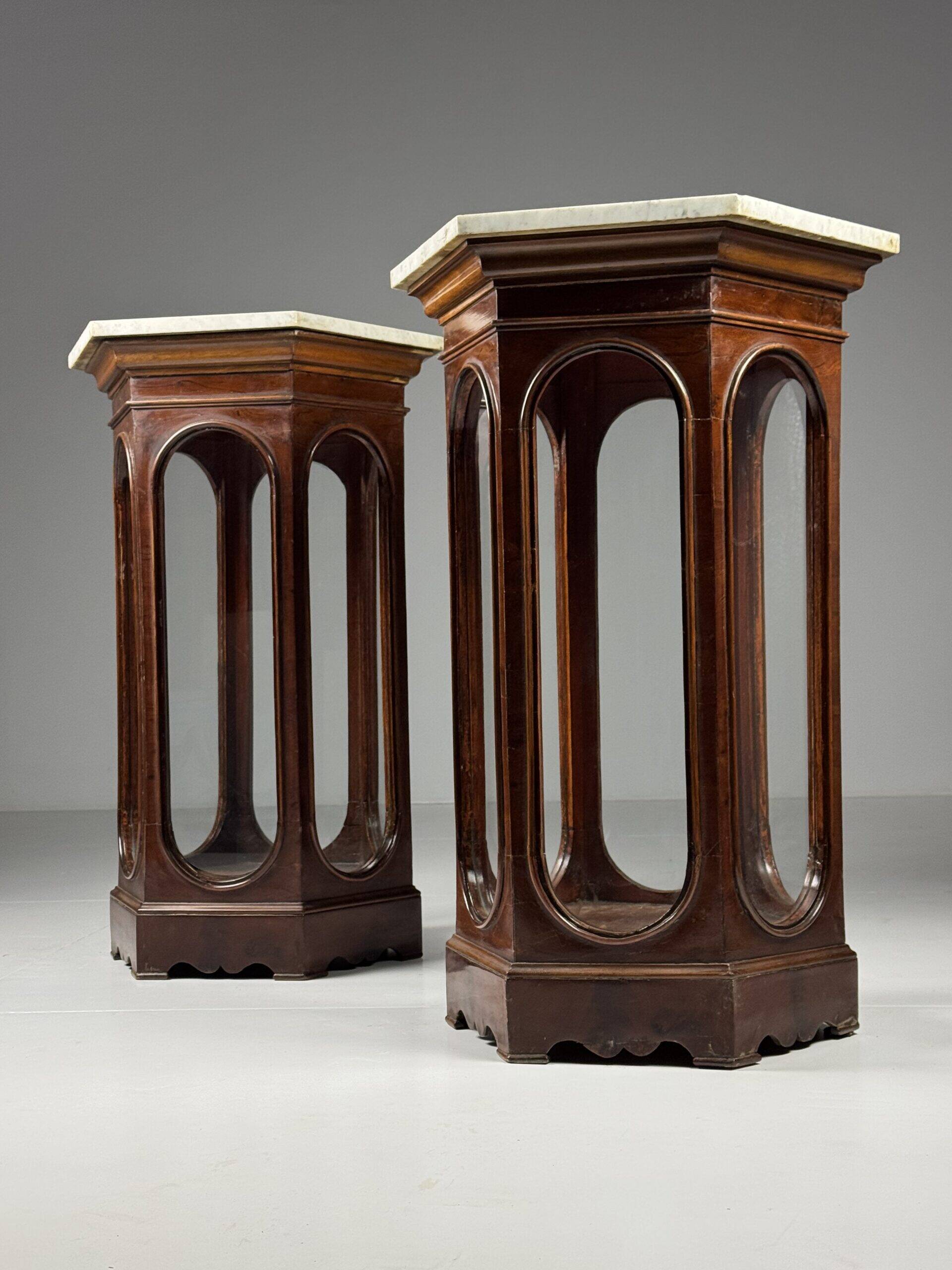 Ensemble de 2 vitrines italiennes du 19e siècle