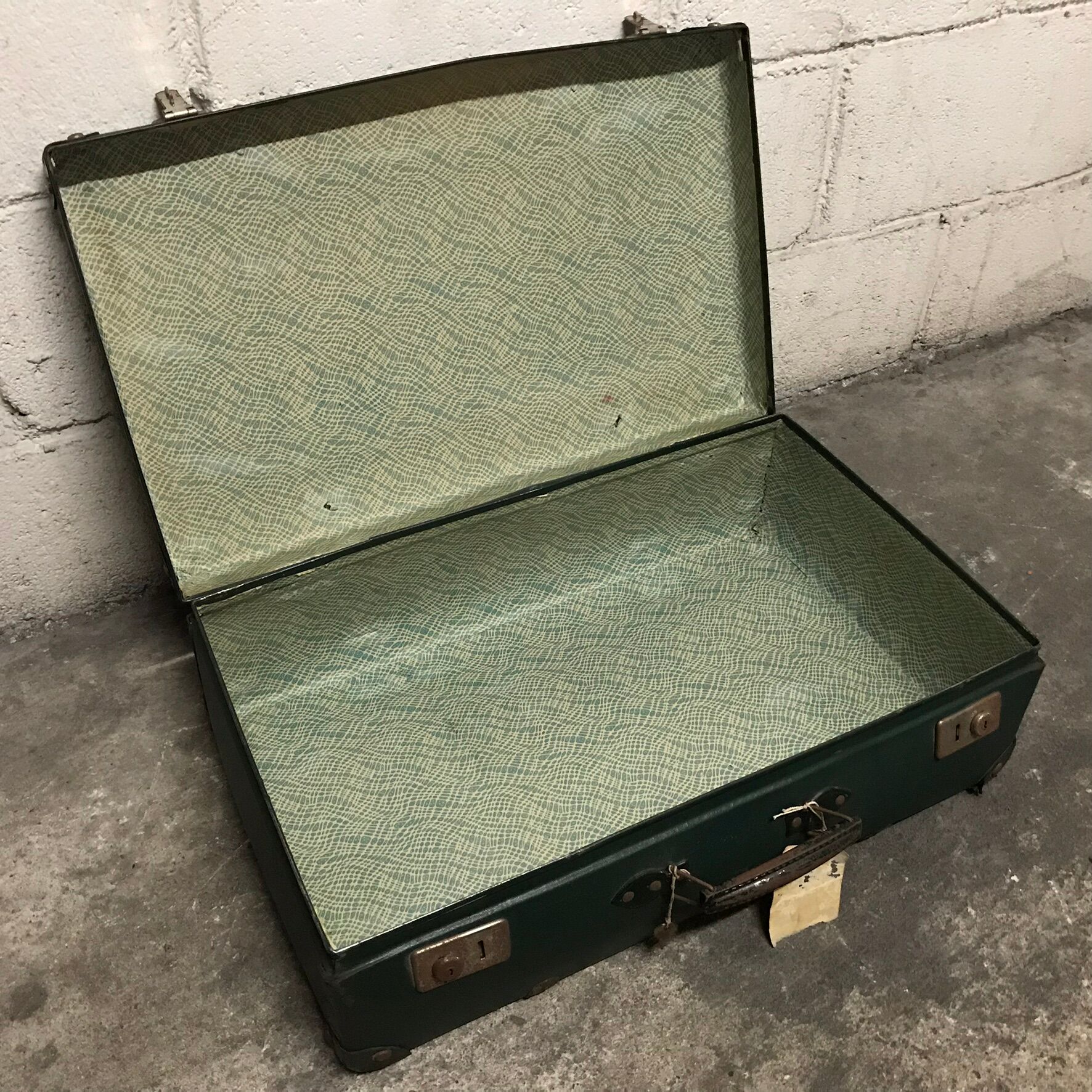 Vintage green case in vulcanized fiber