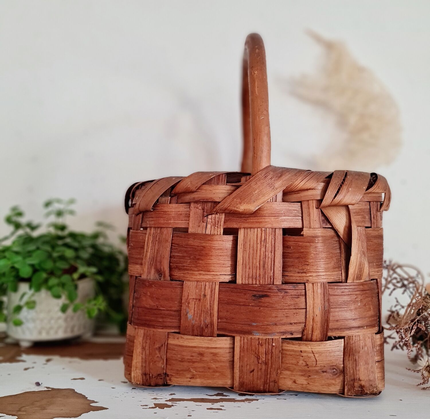 Vintage basket in natural fibers