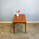 Table d'appoint par Henning Kjaernulf pour Vejle Stole- & Møbelfabrik, teck, années 1960.