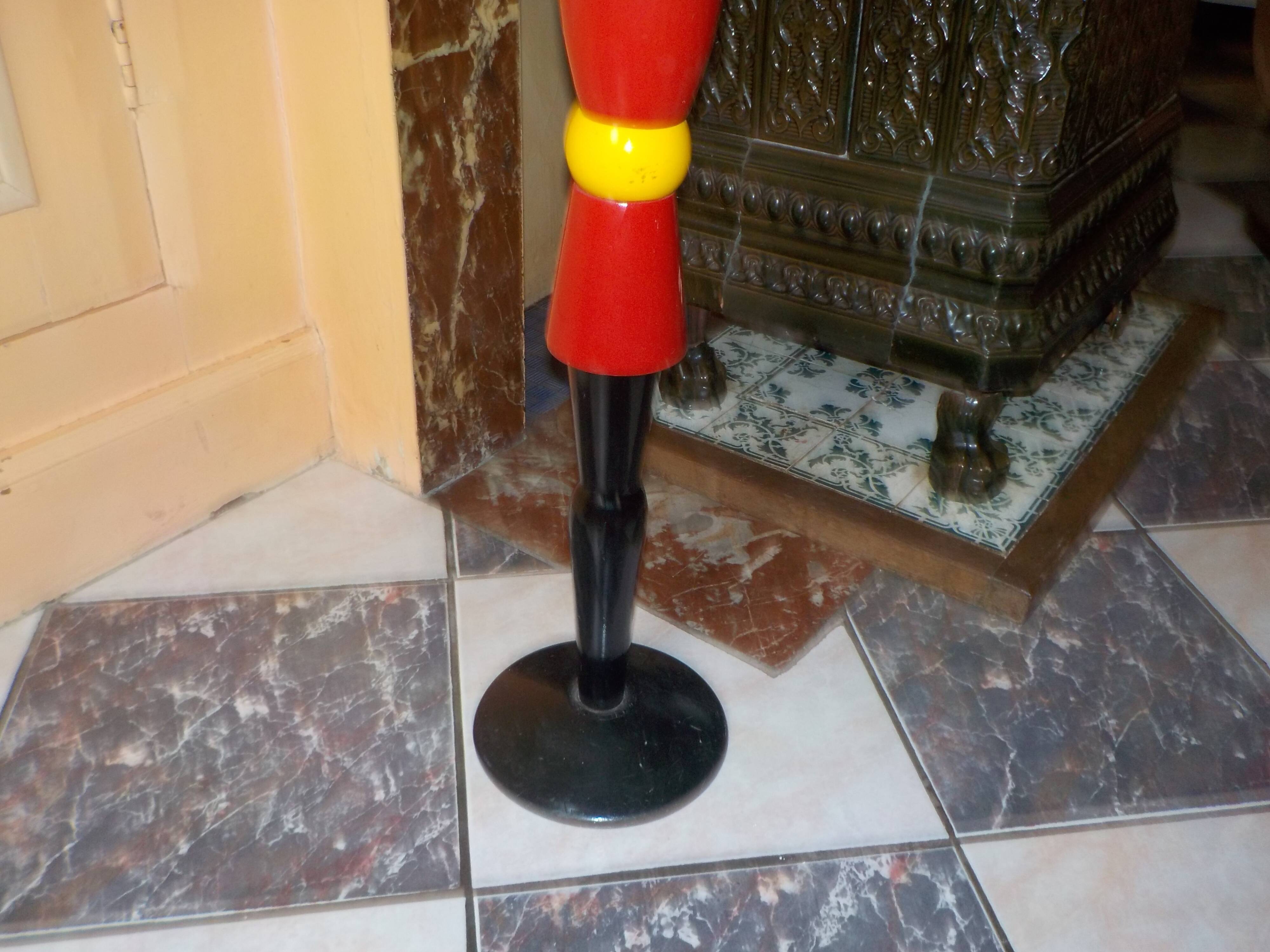 Valet de chambre soldat multicolore en bois