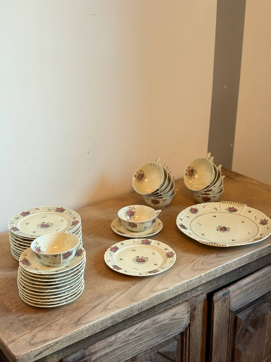 Service à dessert en porcelaine fine de Limoges