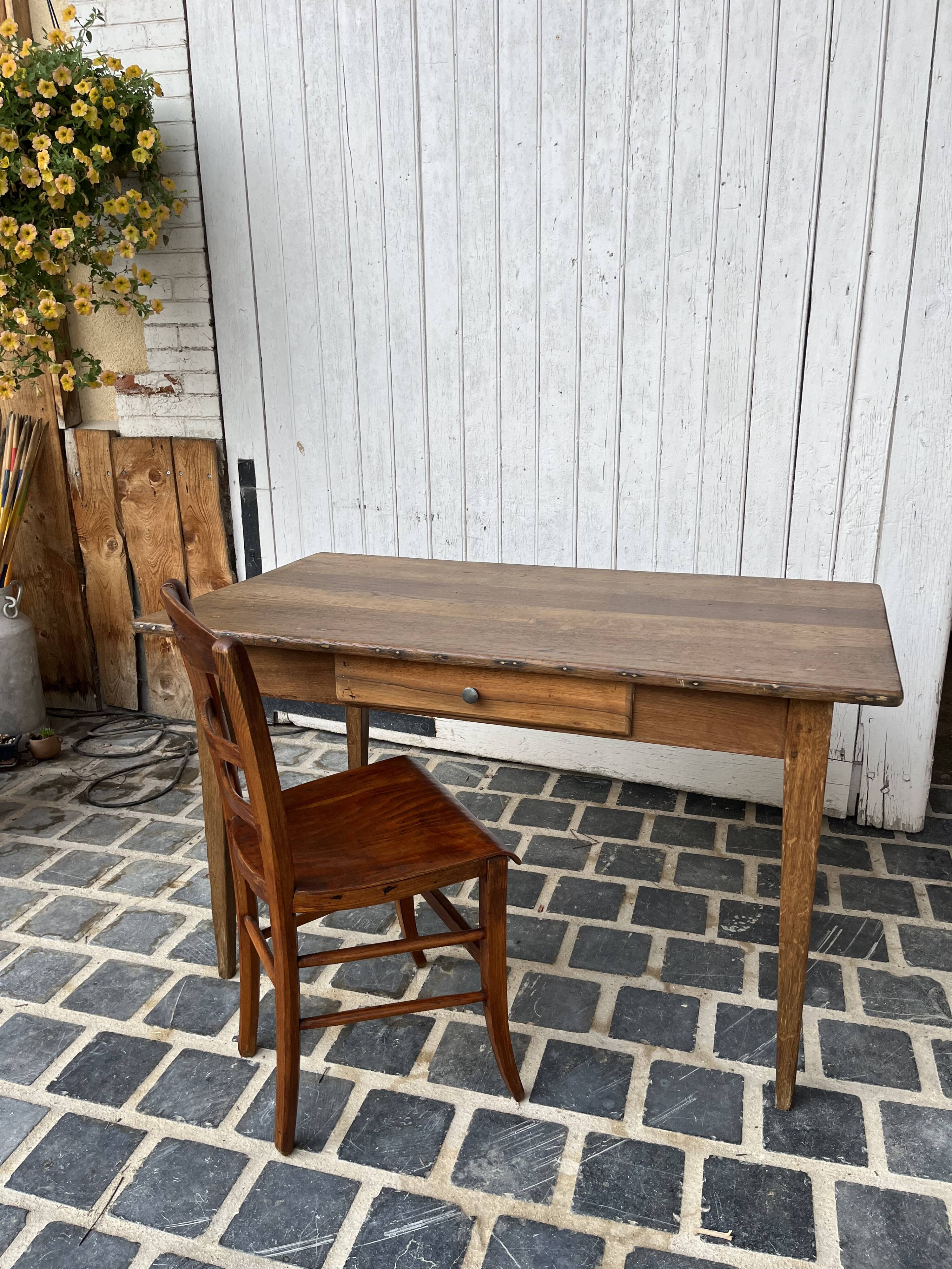 Farm table