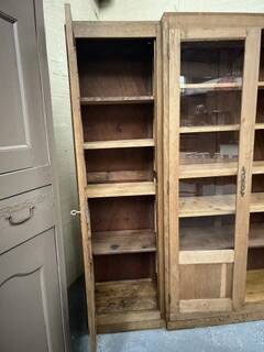 oak display cabinet with 4 doors