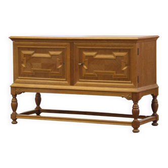 1960s vintage low sideboard / credenza cabinet in oak, Danish Baroque style