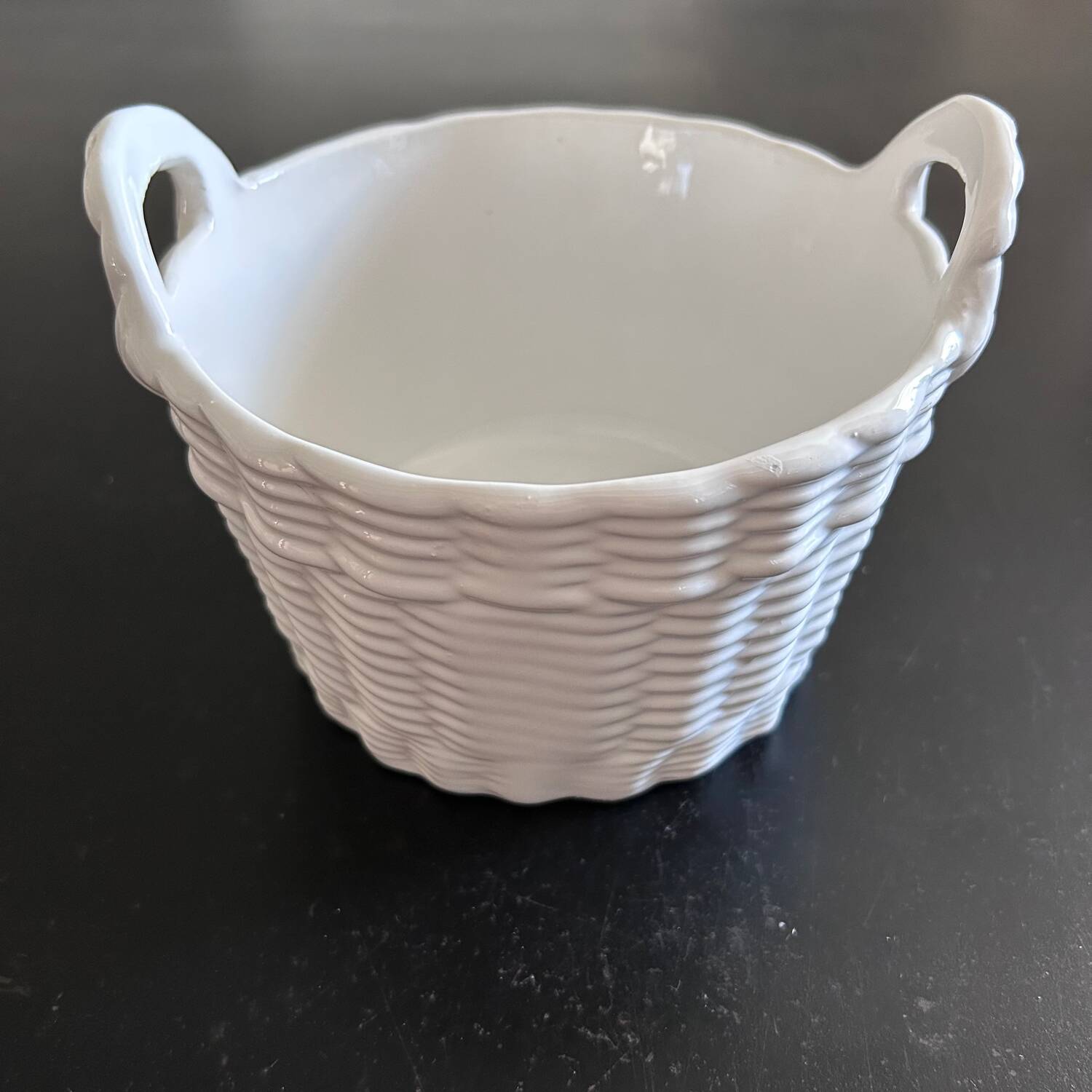 Ceramic basket plant pot