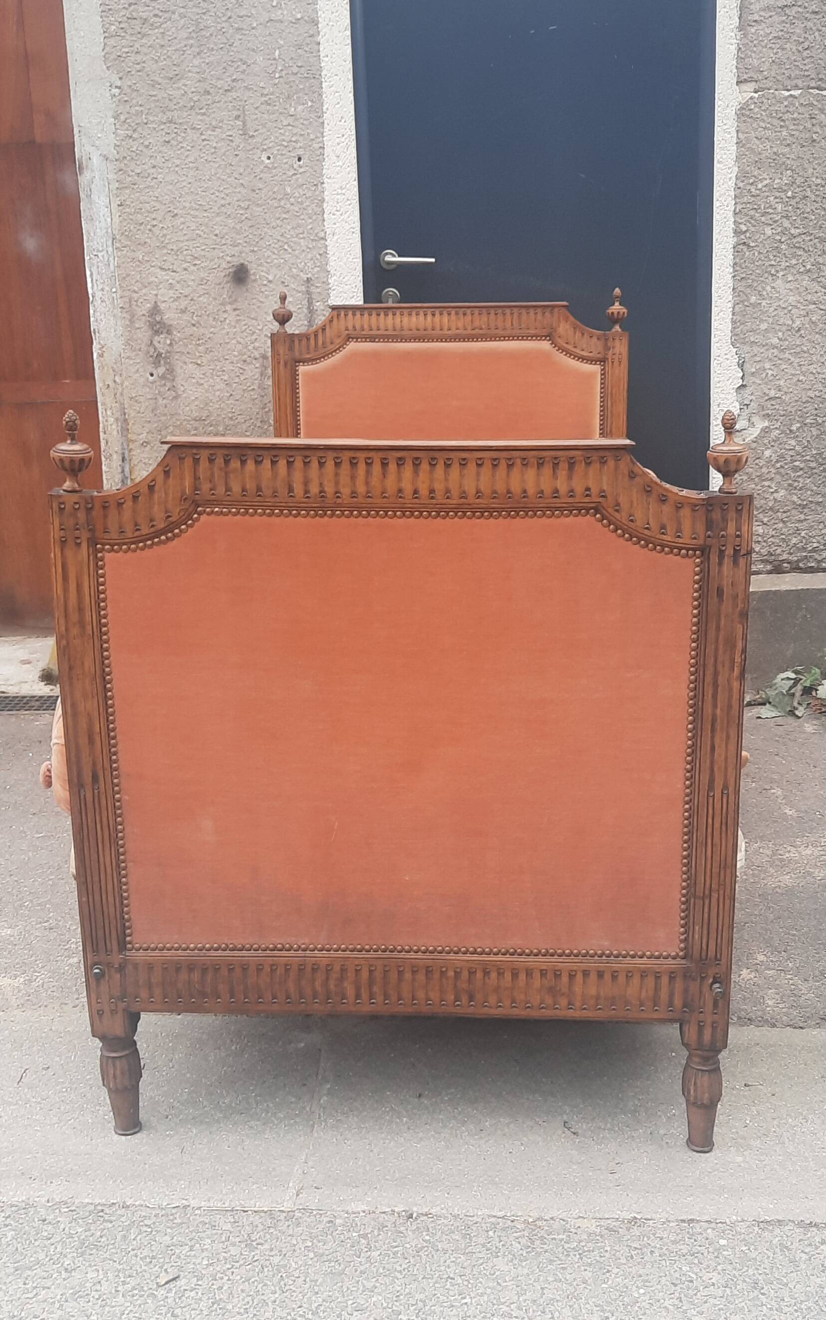 Louis XVI period bed with bedding