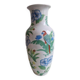 Vase with parrot motifs