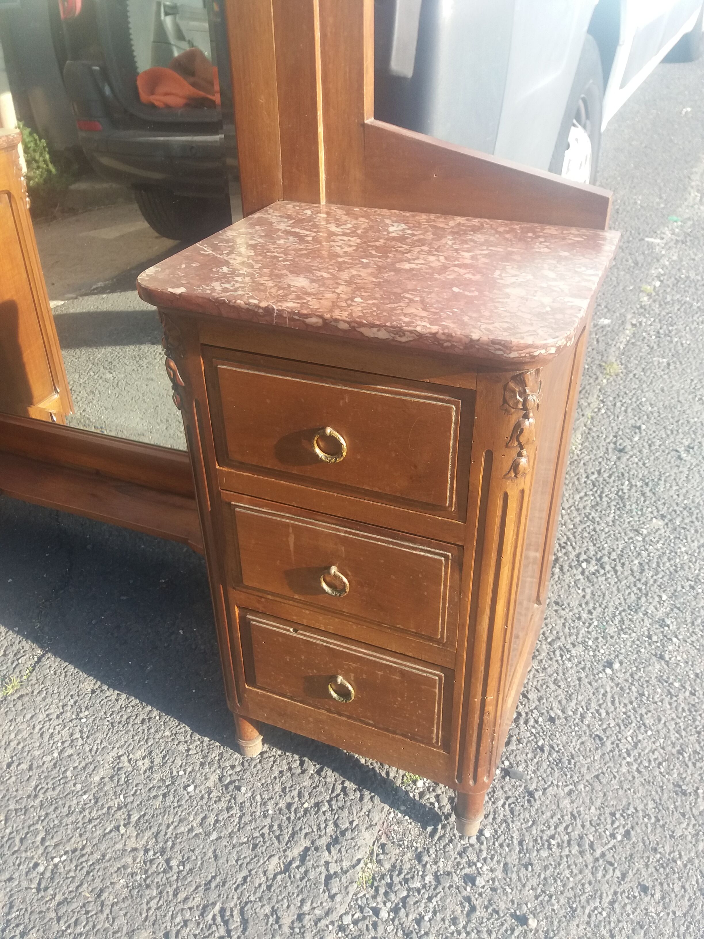 Art Deco dressing table in walnut and red Languedoc marble