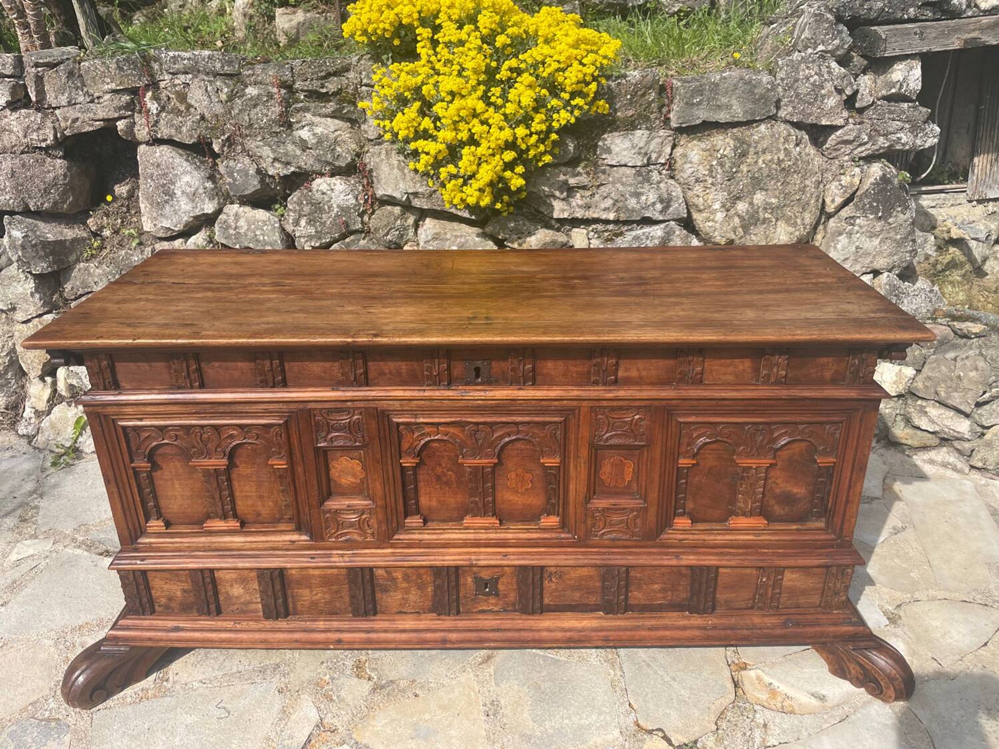 Magnificent walnut chest from the 17th century.