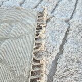 Beni Ouarain rug 240x160 cm – Natural Undyed Wool – Sculpted Relief Pattern