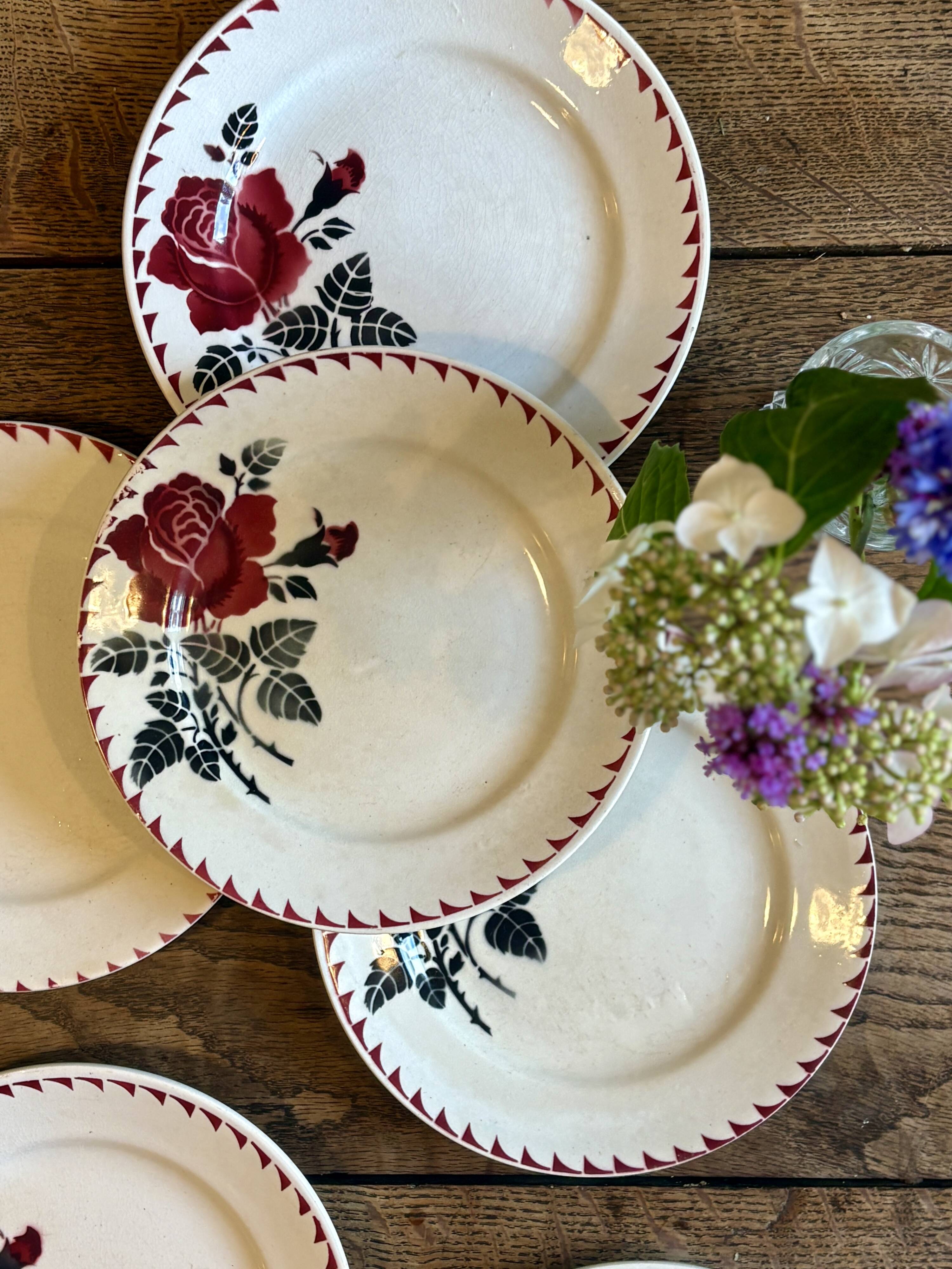 set of 8 vintage dessert plates L'amandinoise