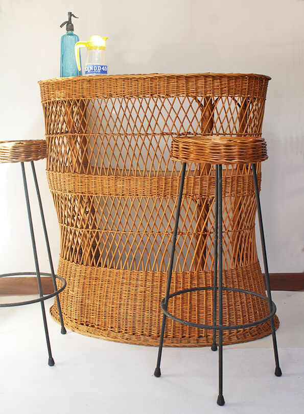 Rattan bar and 2 metal foot stools
