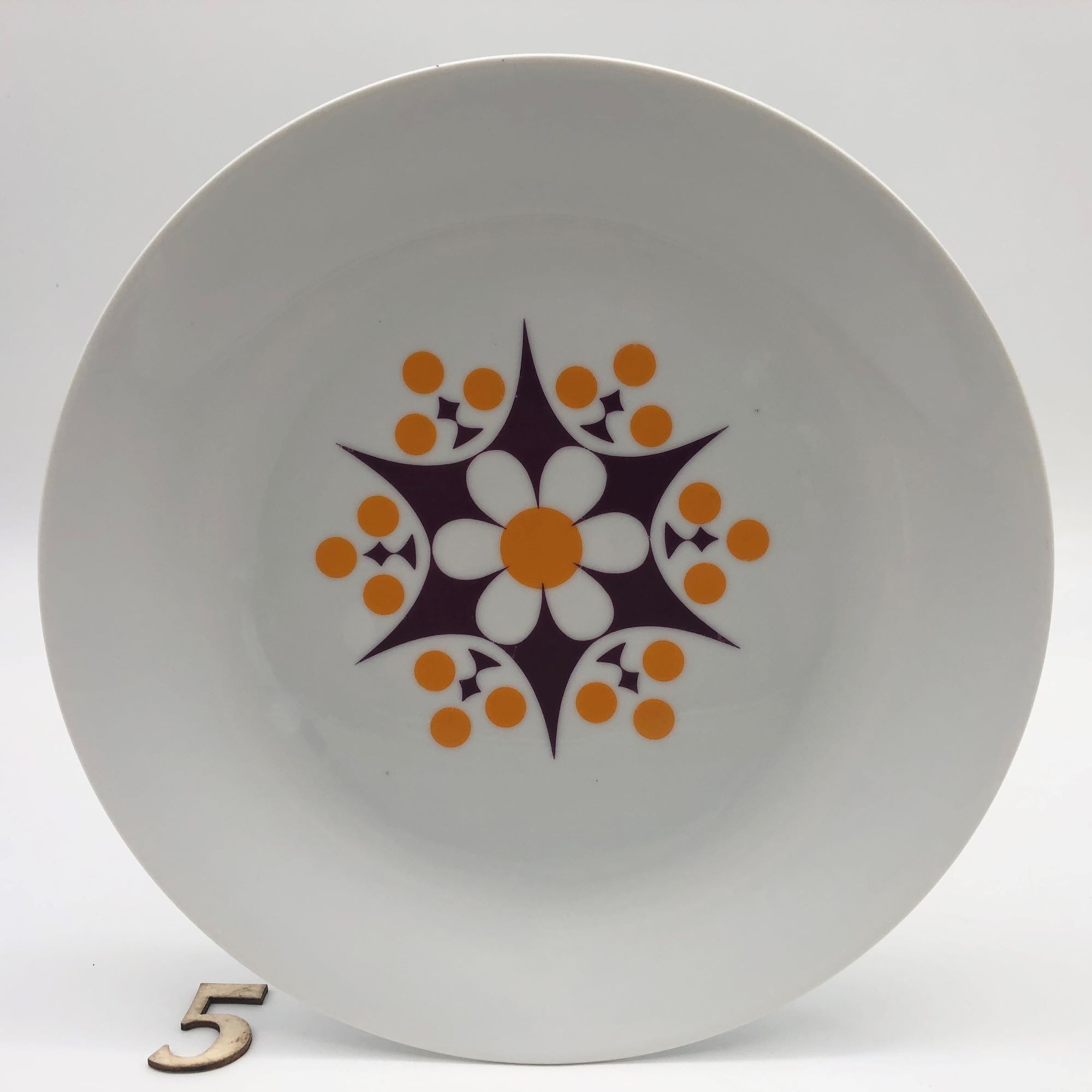6 assiettes plates en porcelaine de bohème, 1970s, TK Thun -Tchécoslovaquie