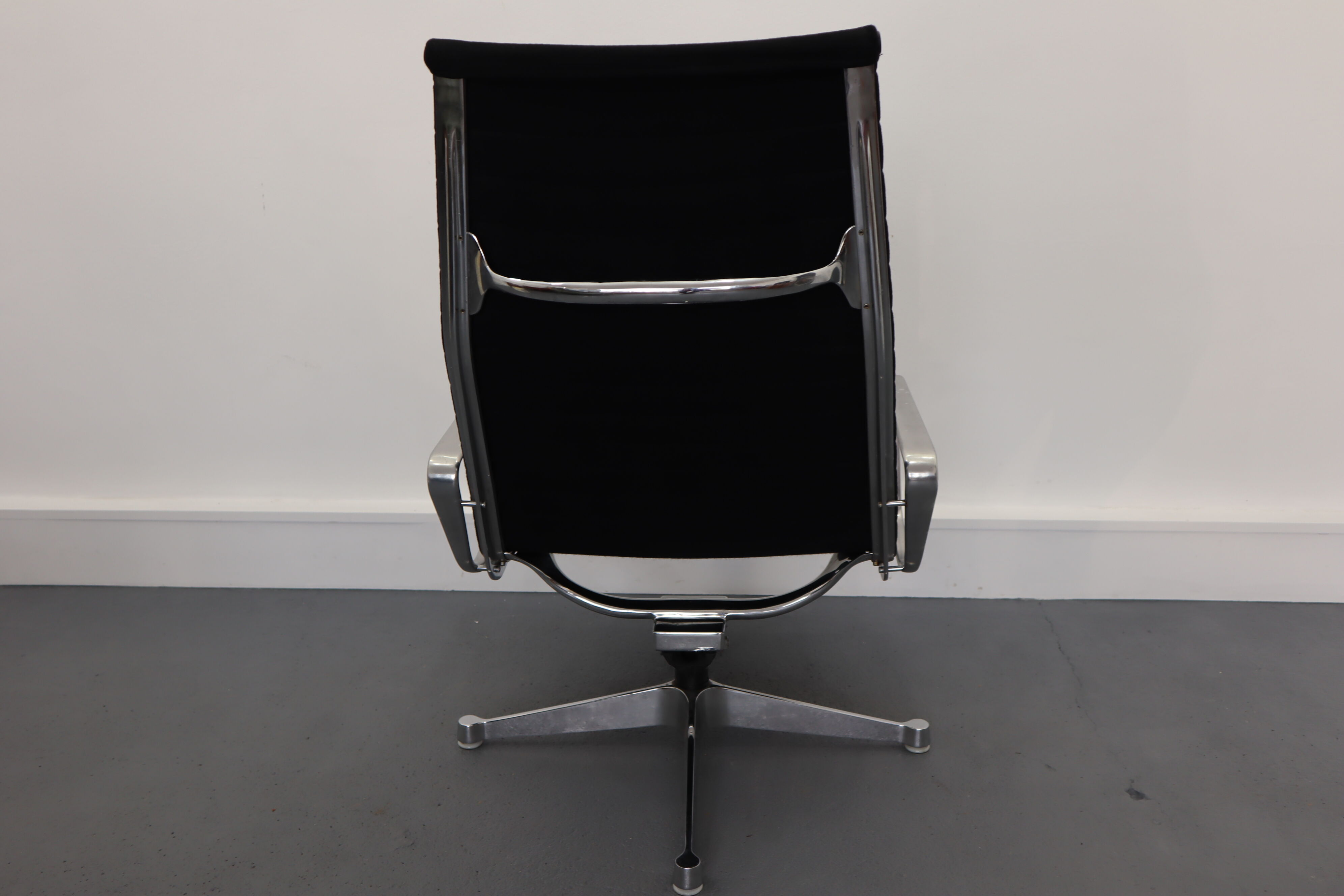 EA124 armchair by Charles & Ray Eames for Herman Miller, 1958