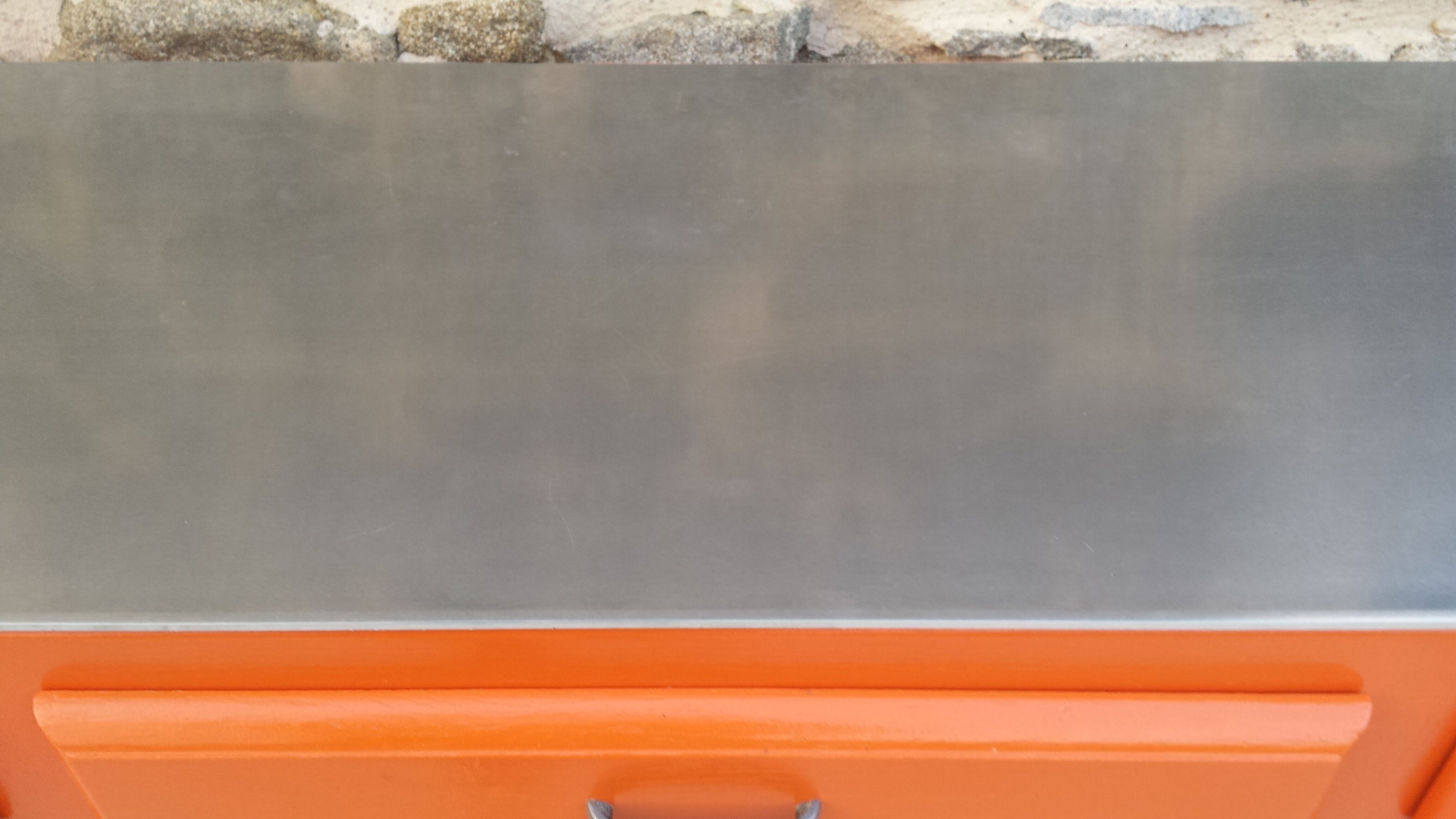 Buffet mado orange et inox