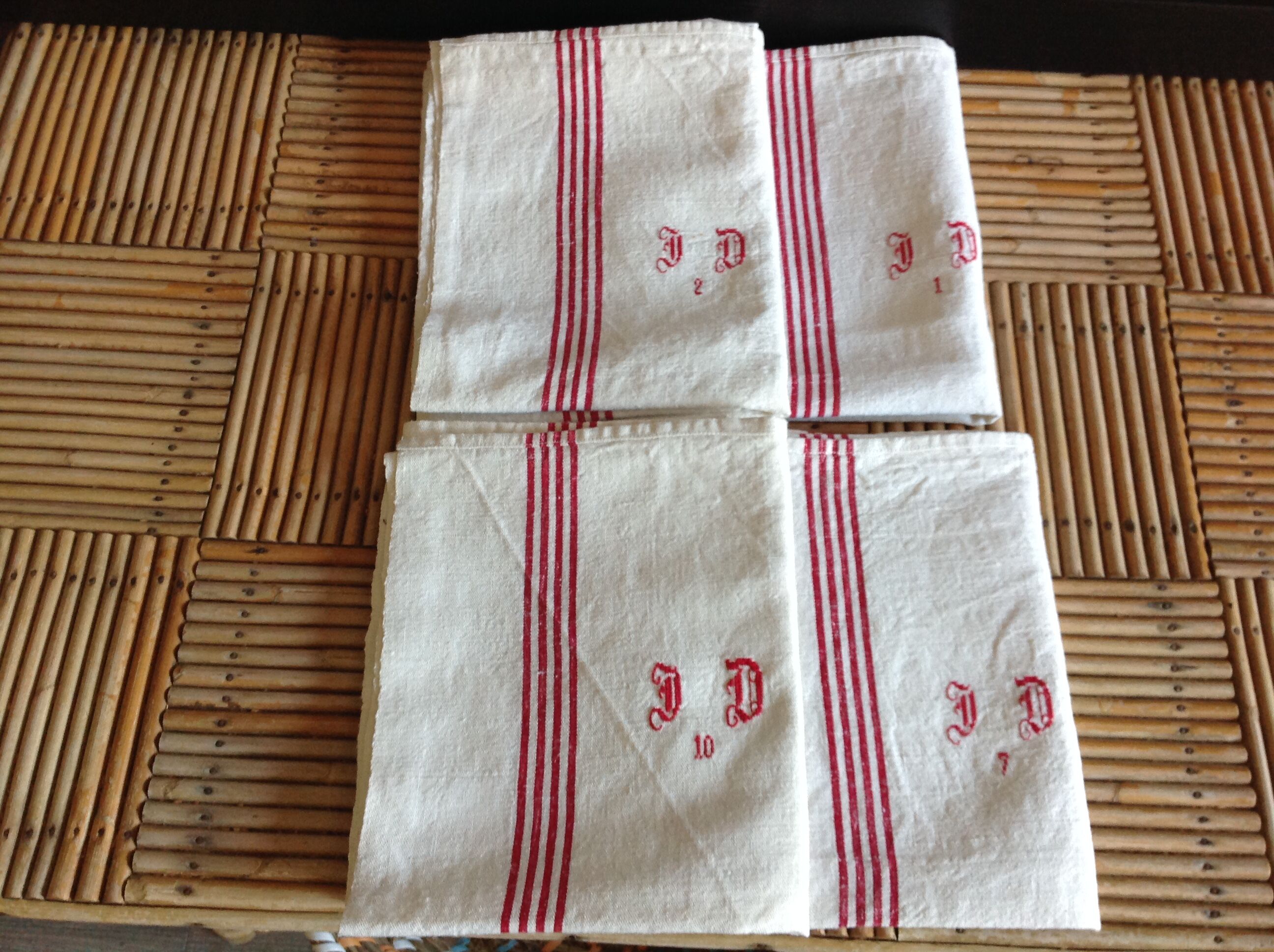 4 linen tea towels