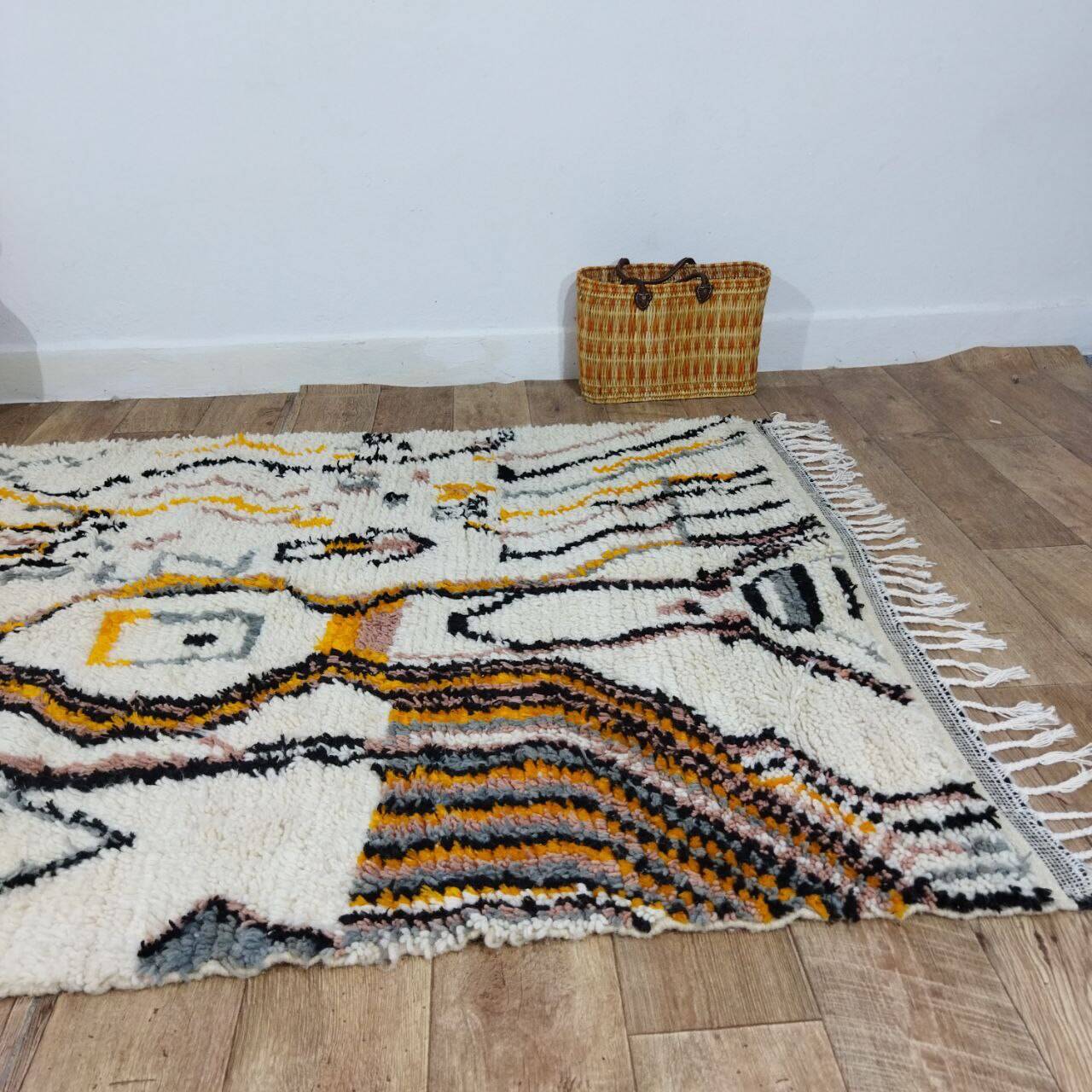 Handmade moroccan berber rug 240 x 134 cm