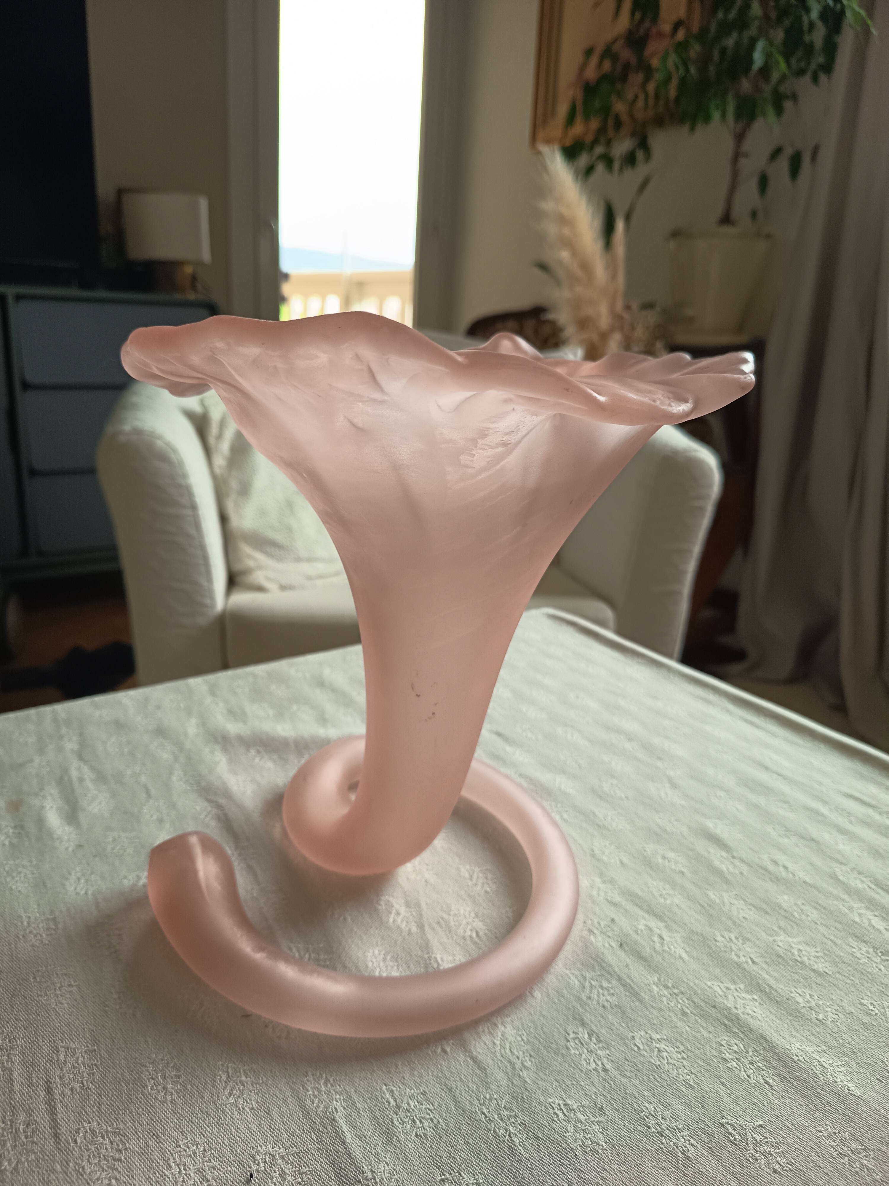 Large satin glass cornucopia vase "pâte de verre" frosted pink - Art style