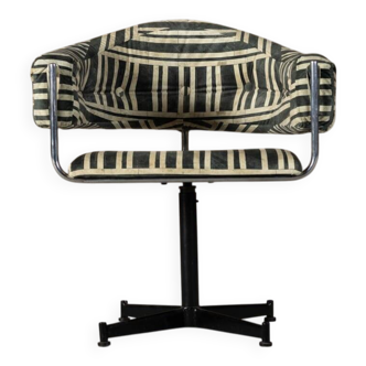 Vintage swivel armchair Zefir, Hungary (1960) in Platonic Love velvet