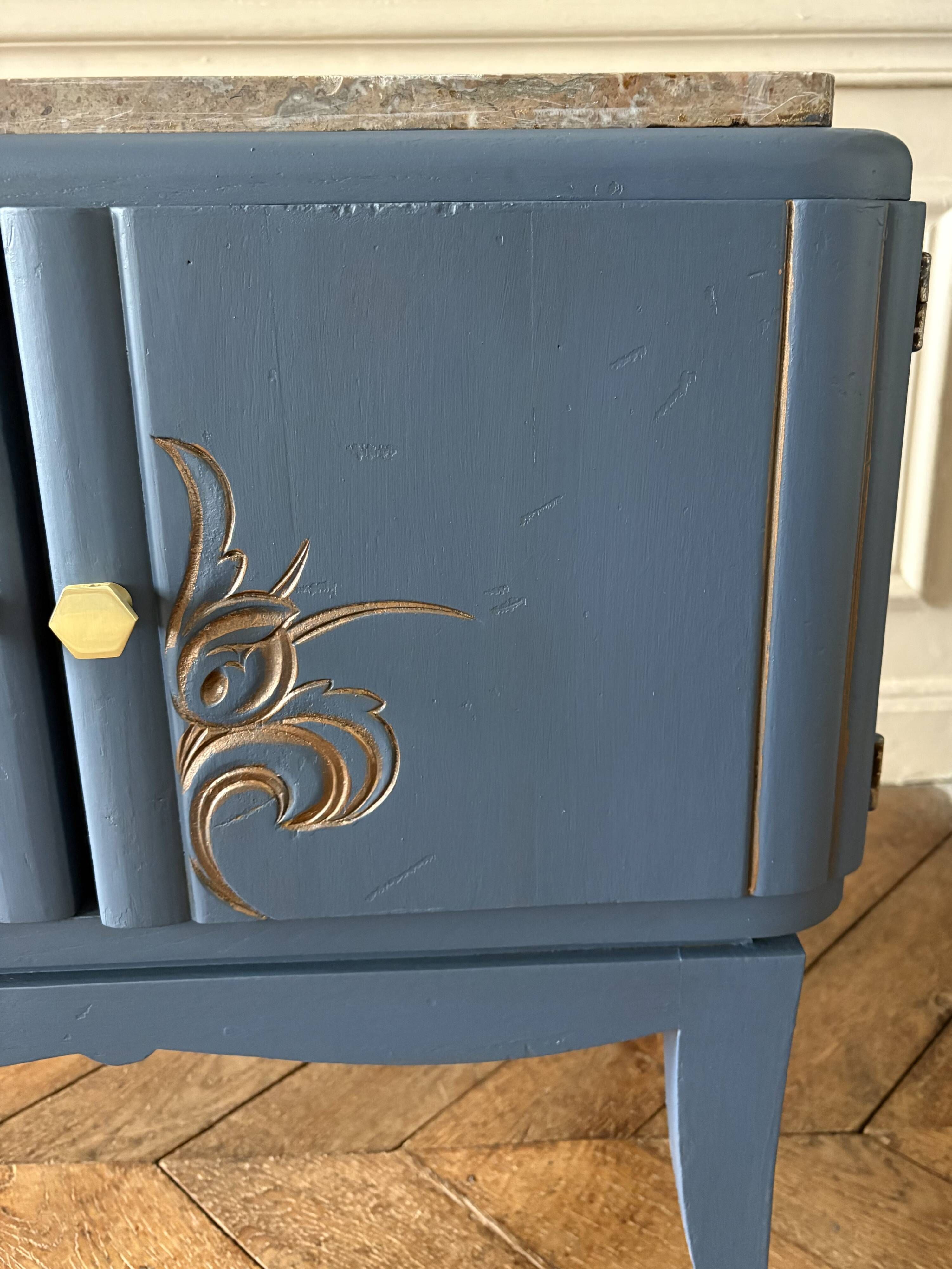 Petit meuble d'appoint art déco. Pièce unique