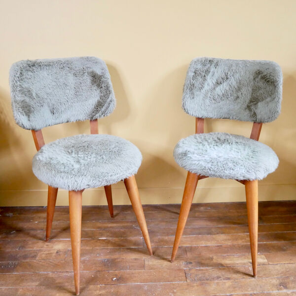 Paire de chaises moumoute pieds compas