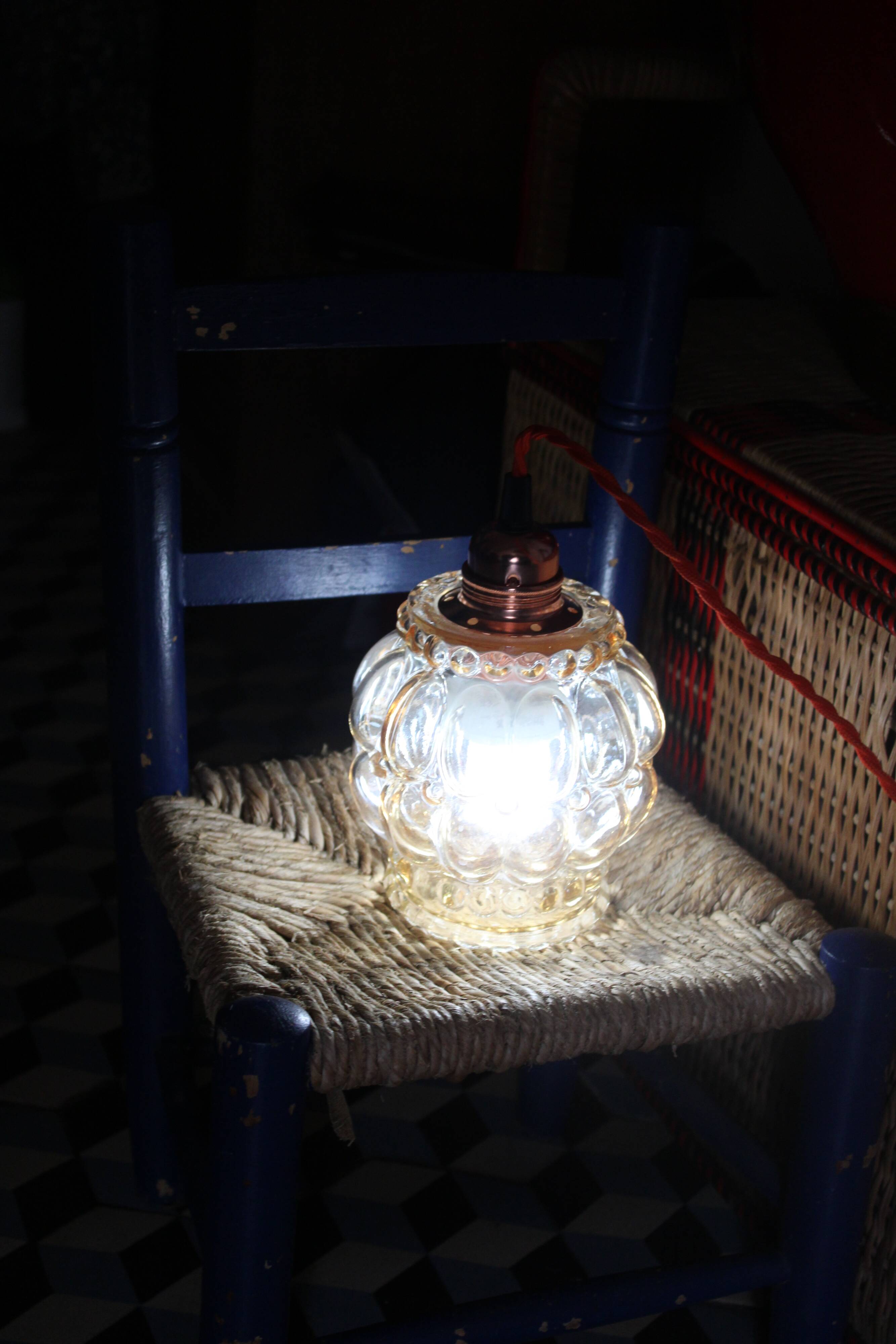 Moulded glass hanging lamp
