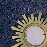 Miroir Soleil Sunburst œil de sorcière en résine doré style mid-century