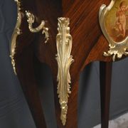 Table de salon, travailleuse en marqueterie, style Louis XV – fin XIXe