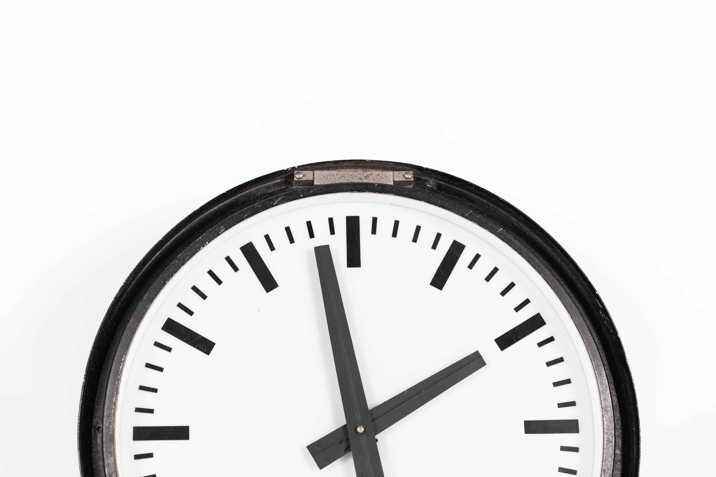 18" Illuminated Gents of Leicester Station Clock
