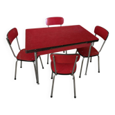 Vintage kitchen table in red formica and its 4 chairs.