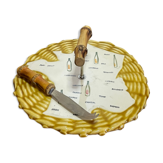 Cheese platter with a map of France and its knife