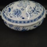 Soup Tureen with Lid Hutschenreuther Blue Onion Decor Porcelain, 3.5 L circa 1930 Made in Germany