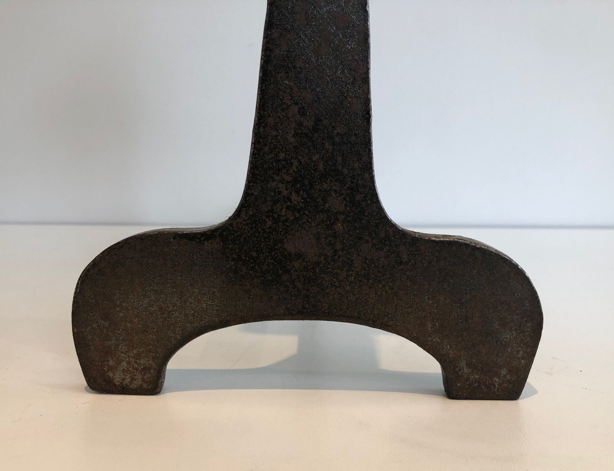 Pair of wrought steel and iron chenets with clover decorations 1950